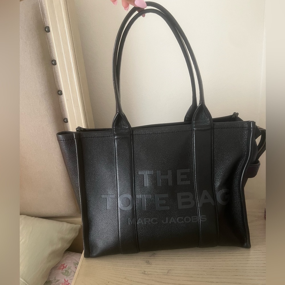 LARGE LEATHER MARC JACOBS THE TOTE BAG